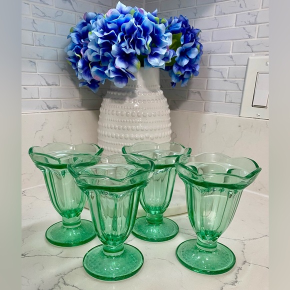 Other - Set of 4 Green Pressed Glass Sundae Cups🍨